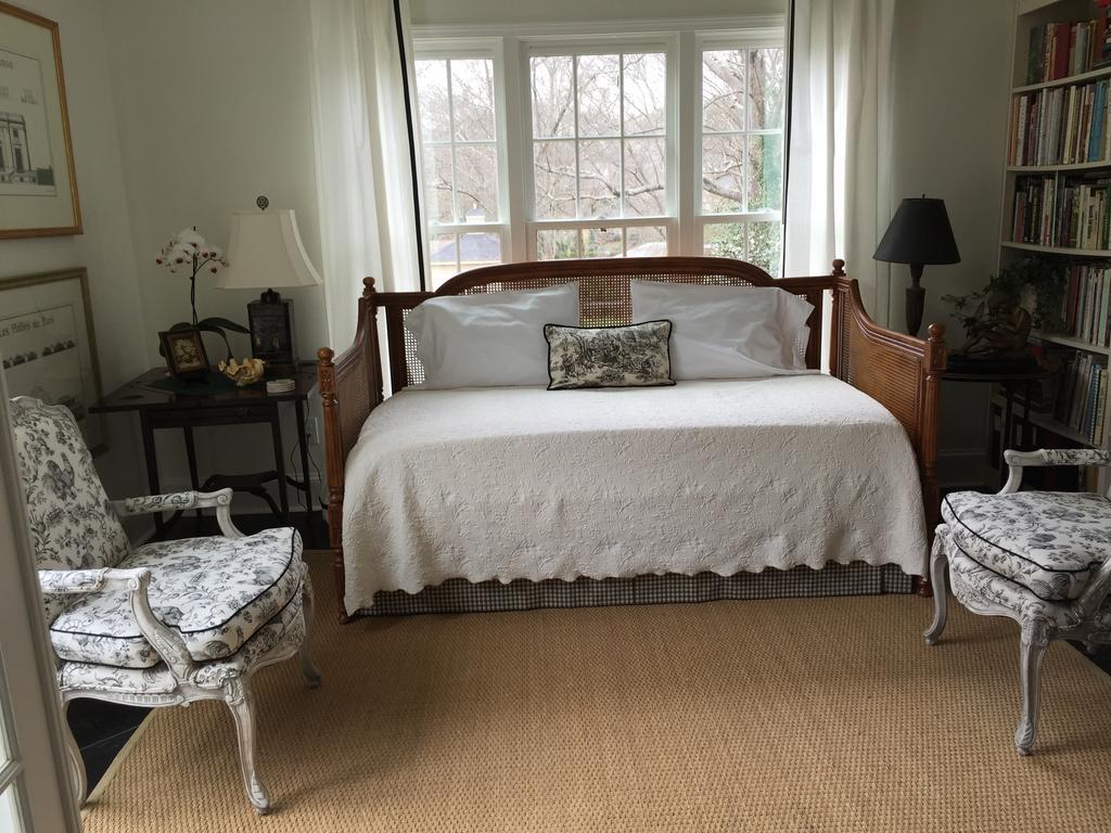 The Cottage Bed & Breakfast In Decatur Ga المظهر الخارجي الصورة